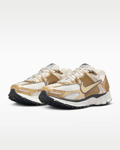Vomero 5 Metallic Gold