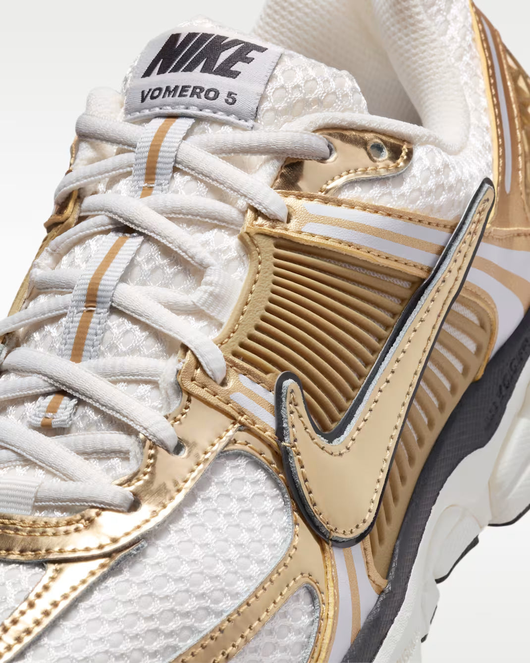 Vomero 5 Metallic Gold